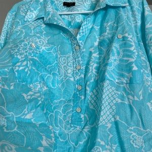 Women’s long sleeve button-down shirt